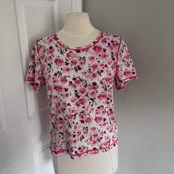 Liz Claiborne Tops - PINK LIZ CLAIBORNE FLORAL T-SHIRT TOP